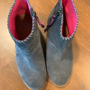 TOMS boots